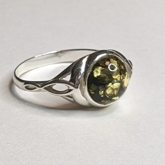 Sterling Silver Green Amber Ring Size 8 - Picture 2 of 4